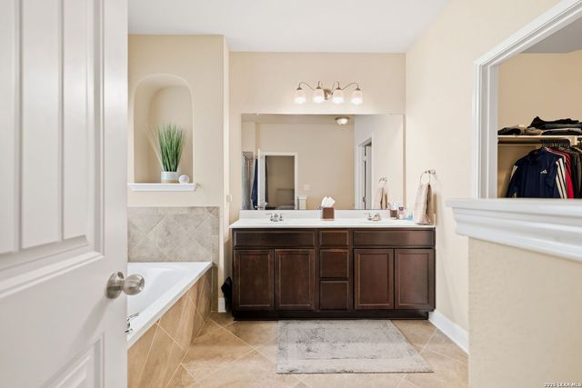 10410 Turnpike Turn, San Antonio, TX 78254
