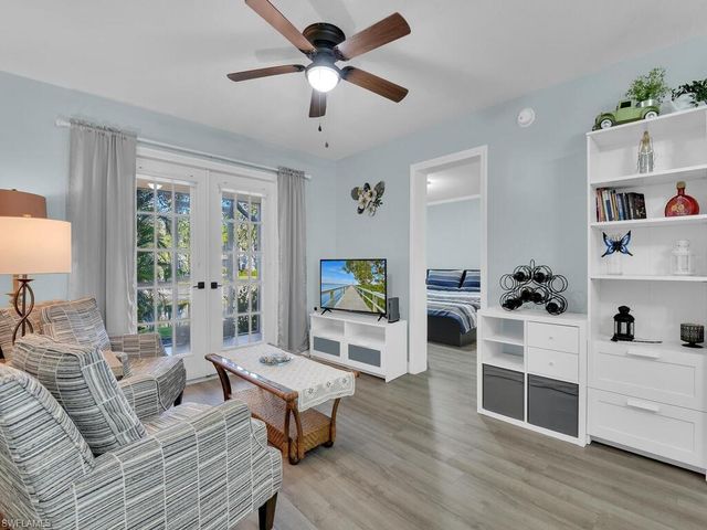 5371 Treetops DR # M103, Naples, FL 34113