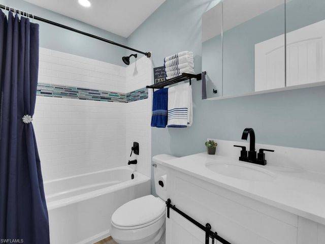 5371 Treetops DR # M103, Naples, FL 34113