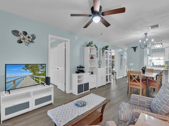 5371 Treetops DR # M103, Naples, FL 34113