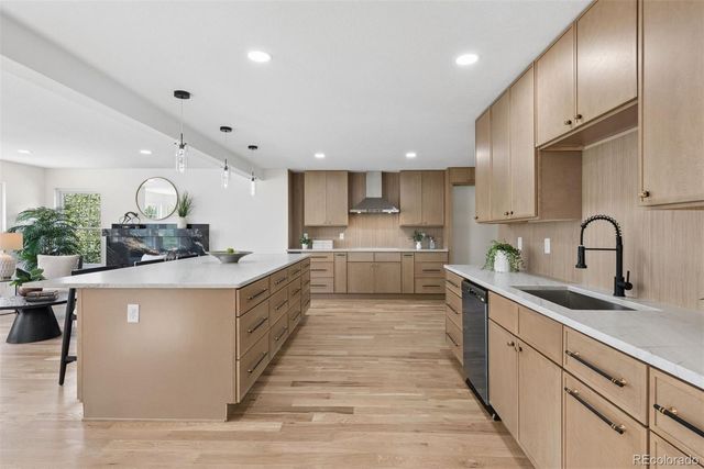 16526 E Alamo Place, Centennial, CO 80115