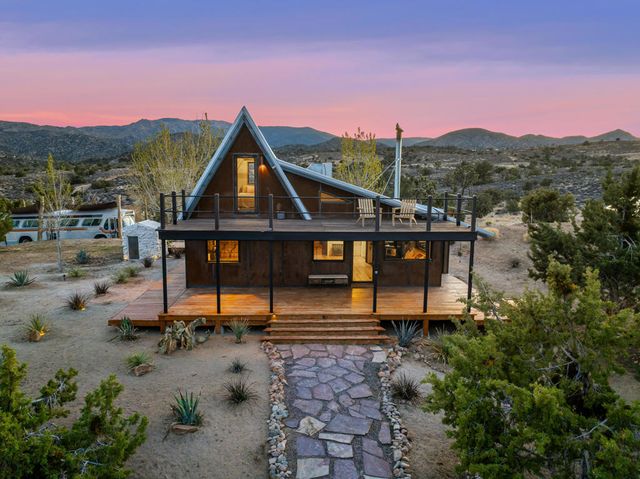 1102 Burlington Road, Pioneertown, CA 92268
