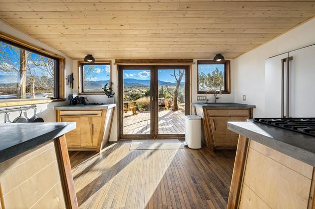 1102 Burlington Road, Pioneertown, CA 92268