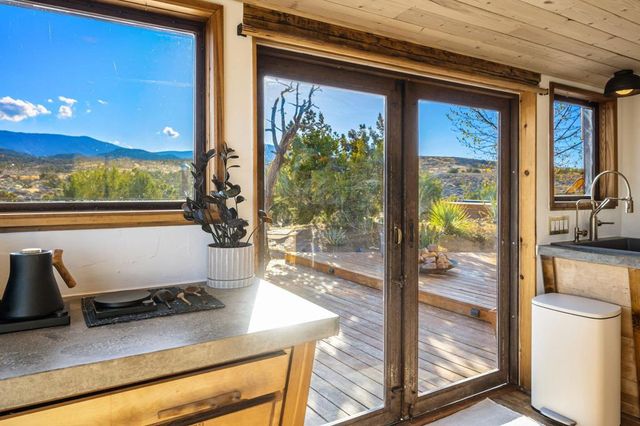 1102 Burlington Road, Pioneertown, CA 92268