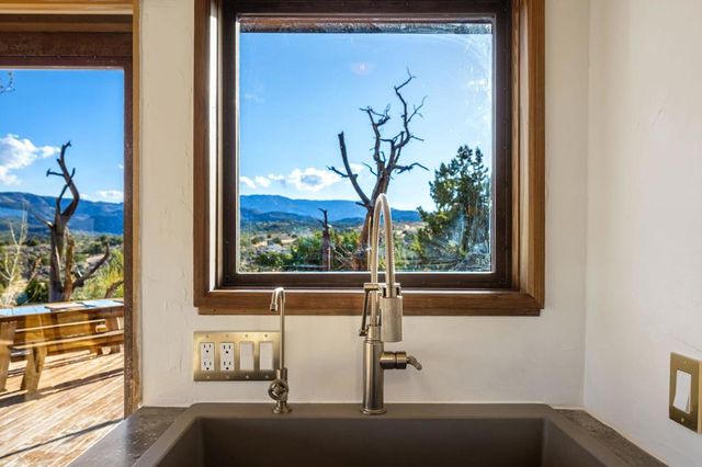 1102 Burlington Road, Pioneertown, CA 92268