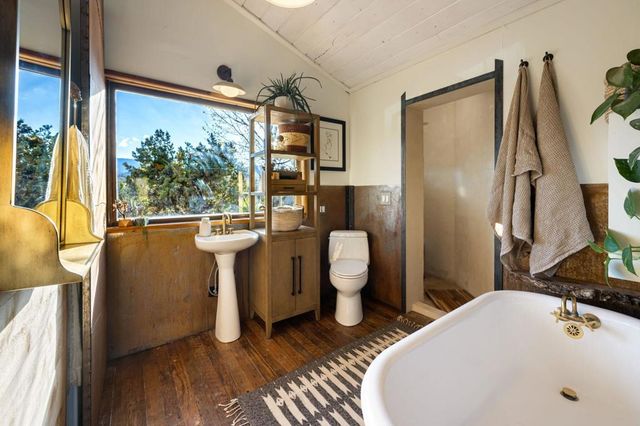 1102 Burlington Road, Pioneertown, CA 92268