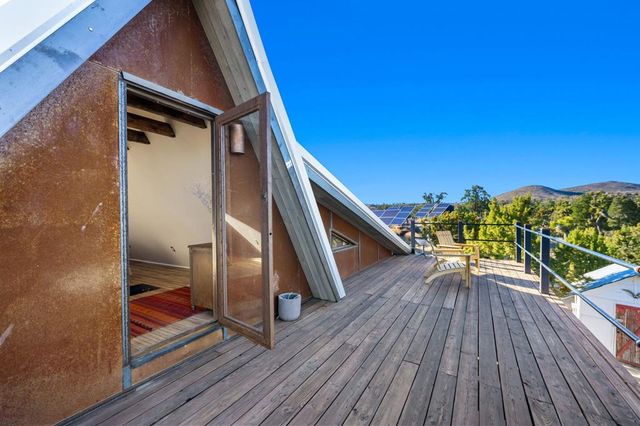 1102 Burlington Road, Pioneertown, CA 92268