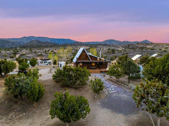 1102 Burlington Road, Pioneertown, CA 92268