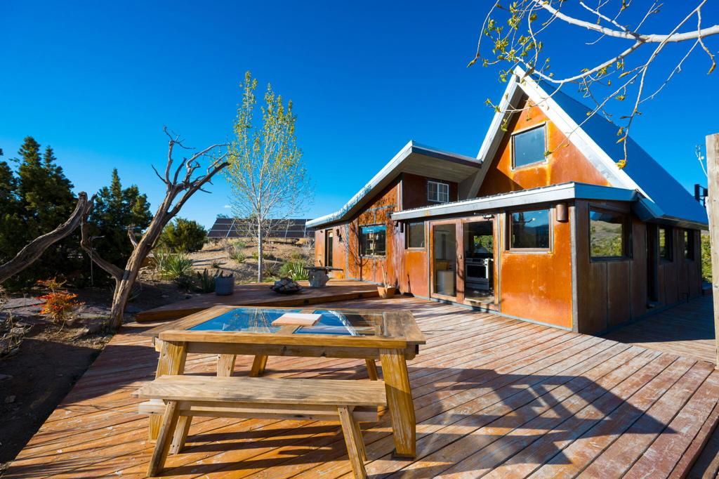 1102 Burlington Road, Pioneertown, CA 92268
