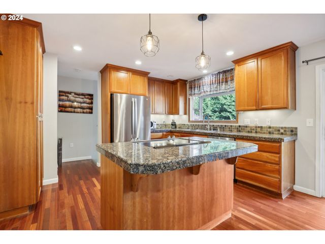 2506 Ne 100TH St, Vancouver, WA 98686