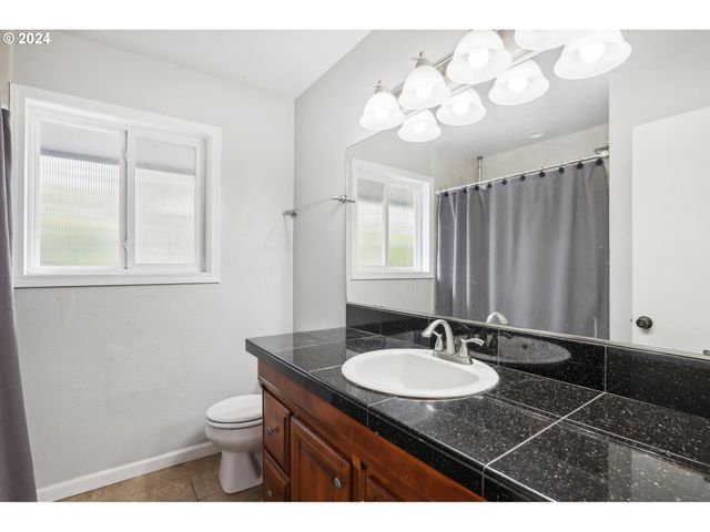 2506 Ne 100TH St, Vancouver, WA 98686