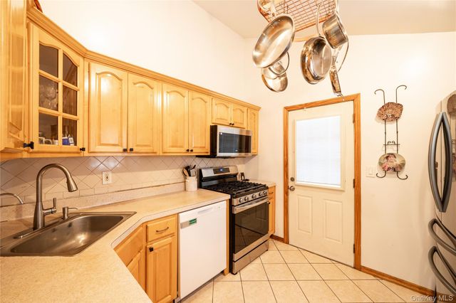 72 Cranberry Street, Central Islip, NY 11722