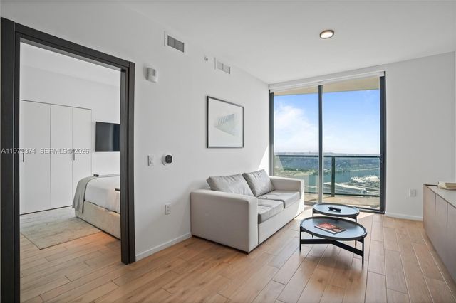 398 NE 5th St 4410, Miami, FL 33132