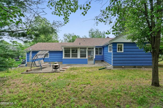 15 Southern Drive, Colonie, NY 12110