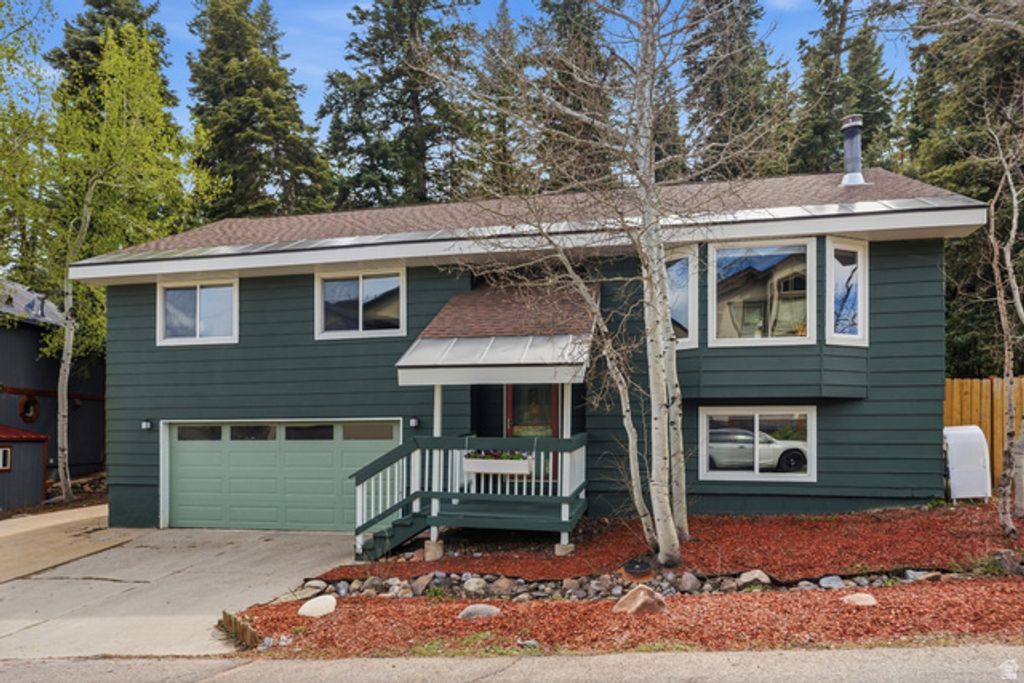 Image 2 of property listing at 575 ASPEN DR, Park City, UT 84098