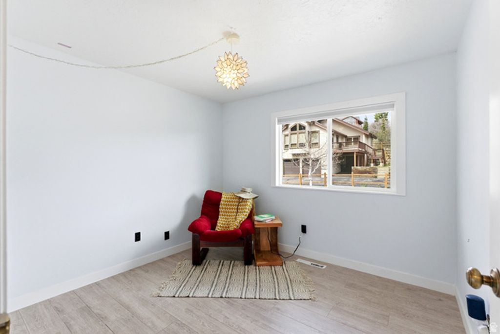 Image 19 of property listing at 575 ASPEN DR, Park City, UT 84098