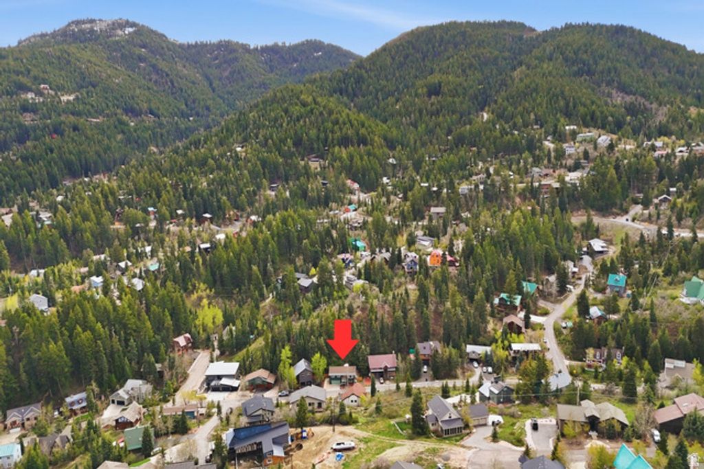 Image 3 of property listing at 575 ASPEN DR, Park City, UT 84098