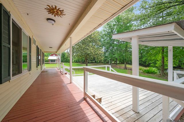 11110 N Wakefield Dr, St Francisville, LA 70775