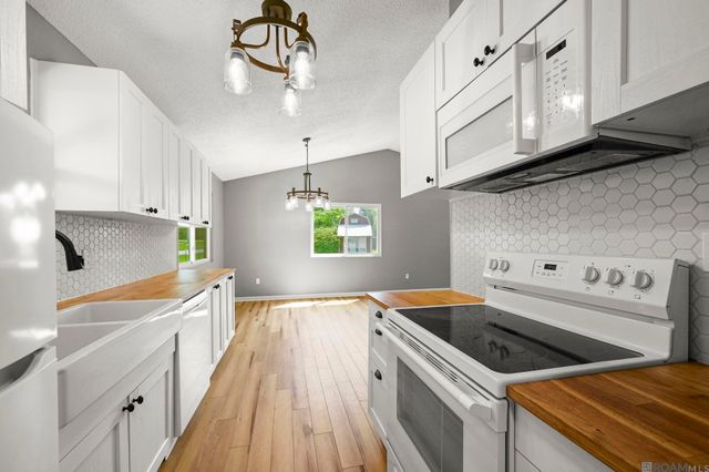 11110 N Wakefield Dr, St Francisville, LA 70775