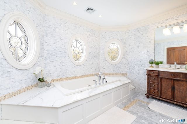 40 Parsons Way, Avon, CT 06001