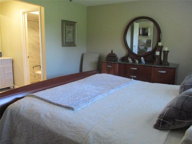9541 Sunrise Lakes Boulevard 210, Sunrise, FL 33322