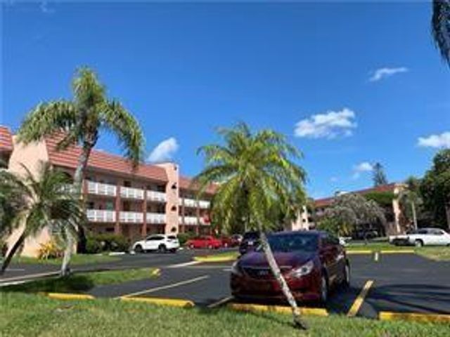 9541 Sunrise Lakes Boulevard 210, Sunrise, FL 33322