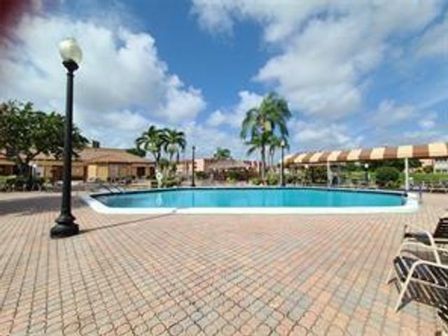 9541 Sunrise Lakes Boulevard 210, Sunrise, FL 33322