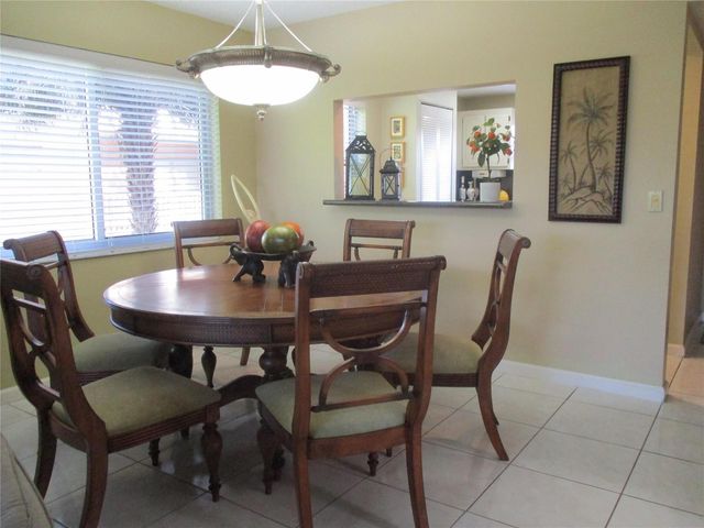 9541 Sunrise Lakes Boulevard 210, Sunrise, FL 33322