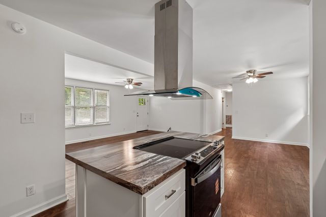 744 Scoutview Rd, Ashland City, TN 37015