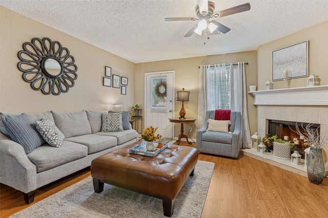 22 Abbey Road, Euless, TX 76039