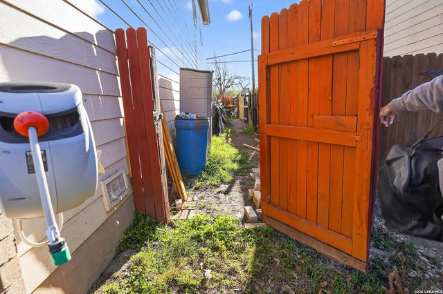 2338 Baxter, San Antonio, TX 78245