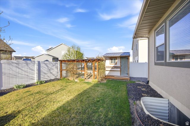 66 E SCHOOL HOUSE RD, Saratoga Springs, UT 84045