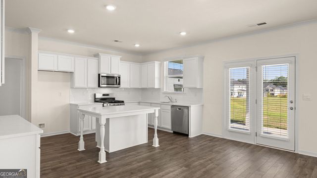 201 Sandy Oak Drive, Loganville, GA 30052