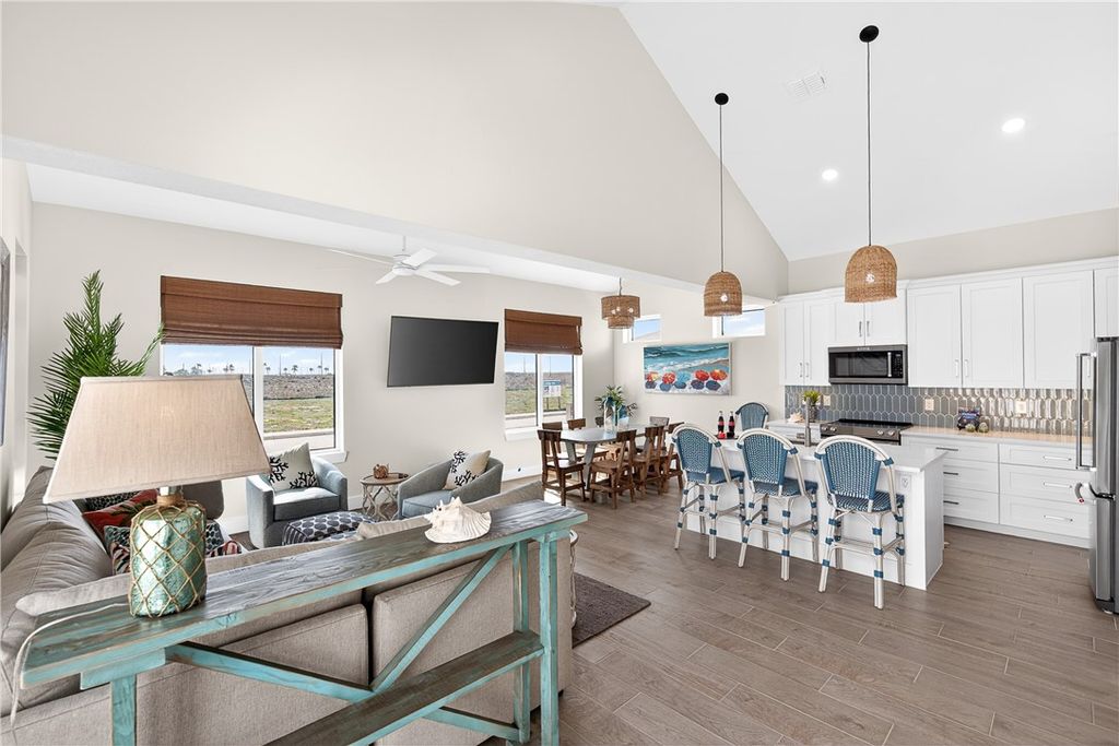 110 Porto Villageo Dr, Port Aransas, TX 78373 — photo 2