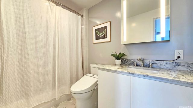 987 Queen Street 4015, Honolulu, HI 96814