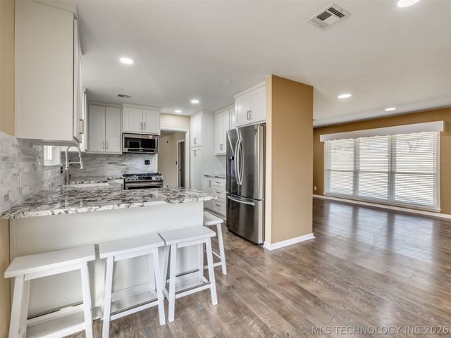 800 Luker Lane, Sapulpa, OK 74066