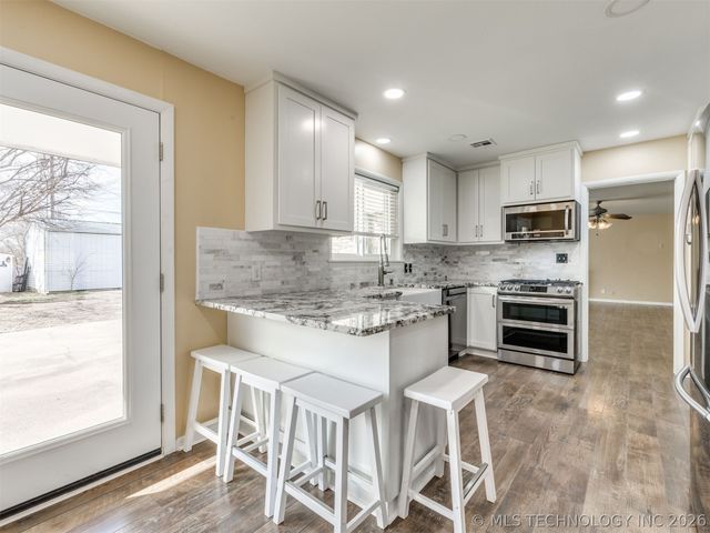 800 Luker Lane, Sapulpa, OK 74066