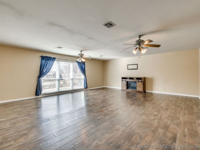 800 Luker Lane, Sapulpa, OK 74066