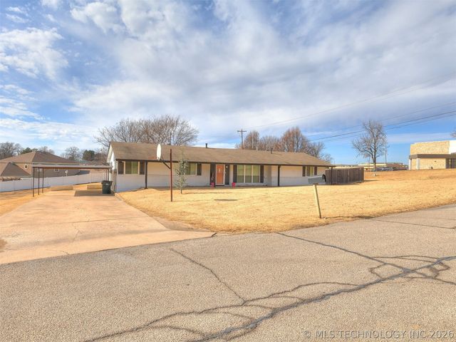 800 Luker Lane, Sapulpa, OK 74066