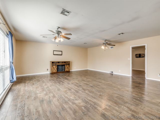 800 Luker Lane, Sapulpa, OK 74066
