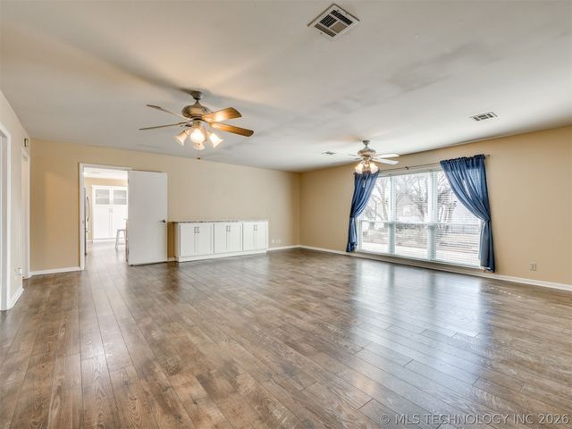 800 Luker Lane, Sapulpa, OK 74066