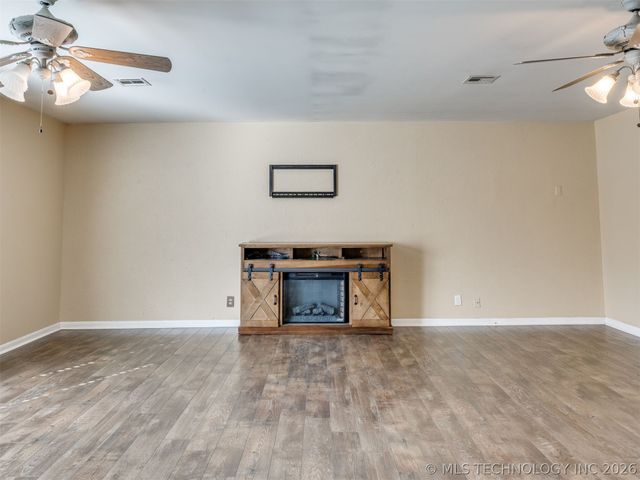 800 Luker Lane, Sapulpa, OK 74066