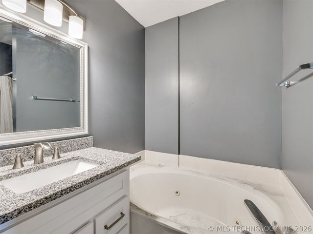 800 Luker Lane, Sapulpa, OK 74066