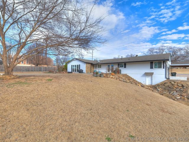 800 Luker Lane, Sapulpa, OK 74066