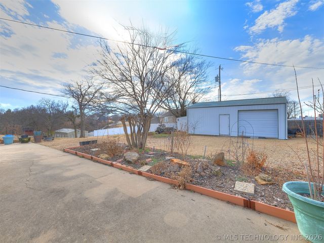 800 Luker Lane, Sapulpa, OK 74066