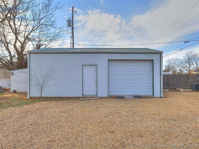 800 Luker Lane, Sapulpa, OK 74066