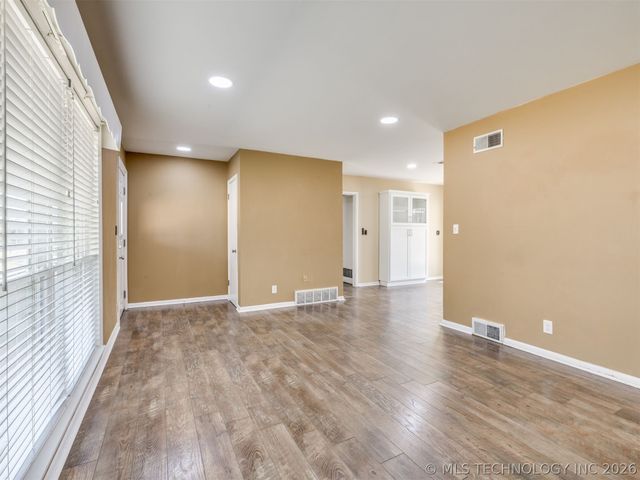 800 Luker Lane, Sapulpa, OK 74066