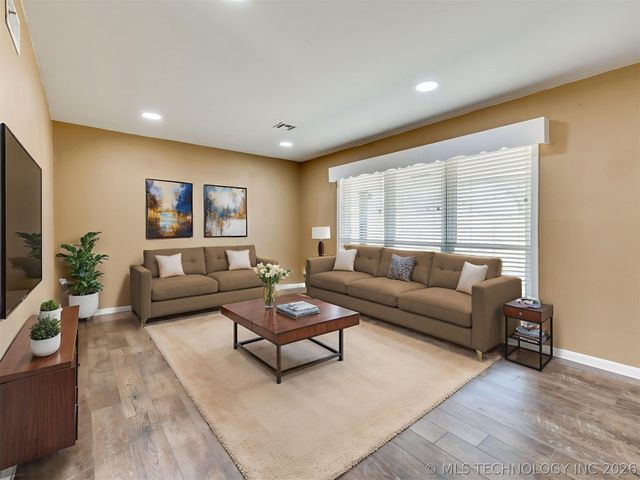 800 Luker Lane, Sapulpa, OK 74066