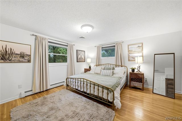 5239 Ledge Lane, Clarence, NY 14221