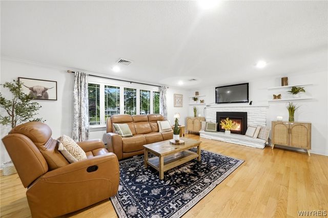 5239 Ledge Lane, Clarence, NY 14221